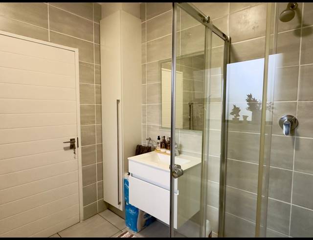 3 BEDROOM APARTMENT FOR SALE IN WATERFALL